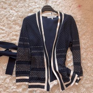 Guc Carolina Herrera cardigan.